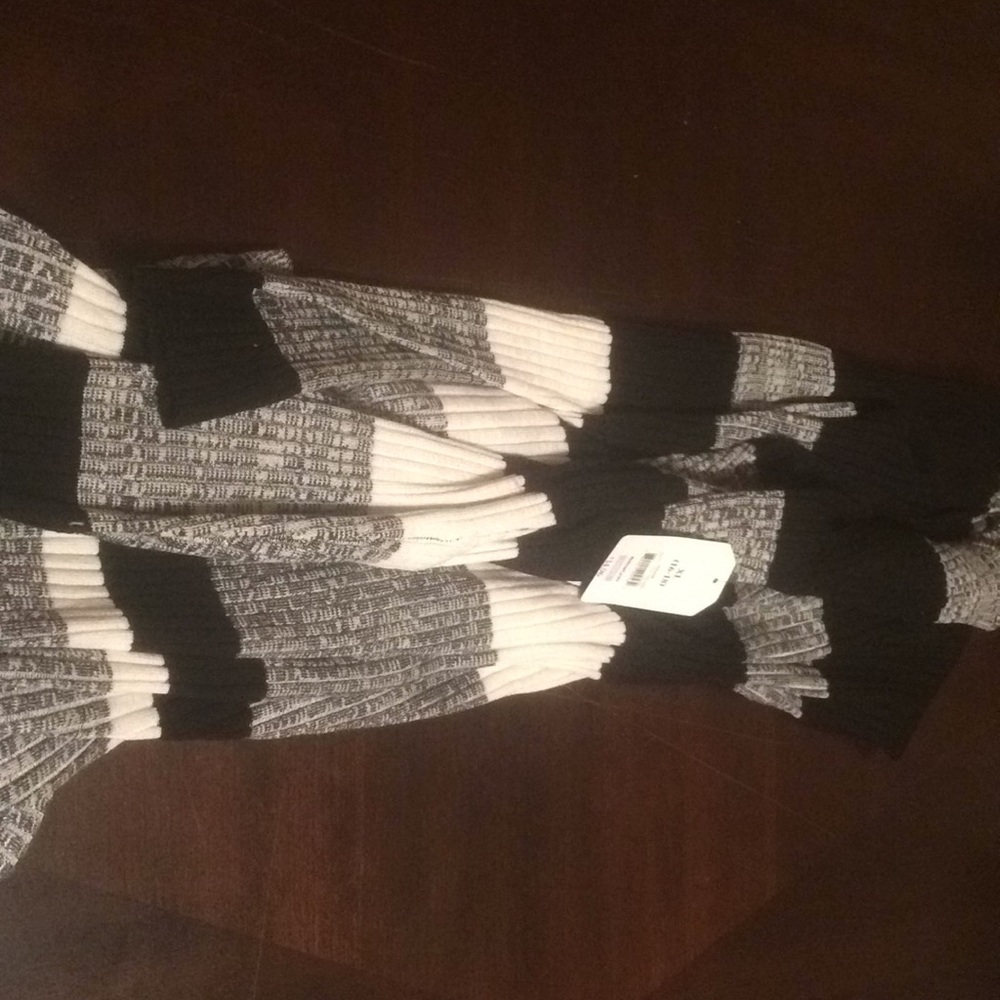 Pull over (open long sweater)